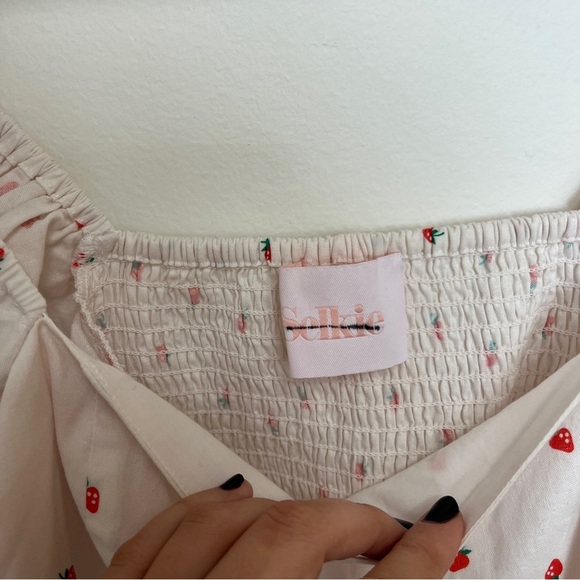 Selkie x Anthropologie Strawberry Puff Sleeve Romper Size M - Picture 6 of 8
